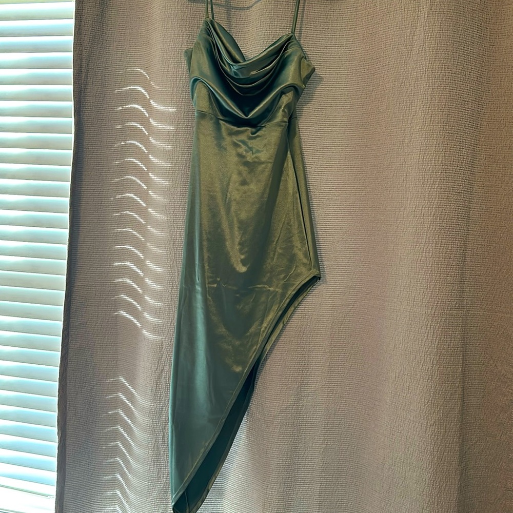 Windsor green silk prom hoco formal dress